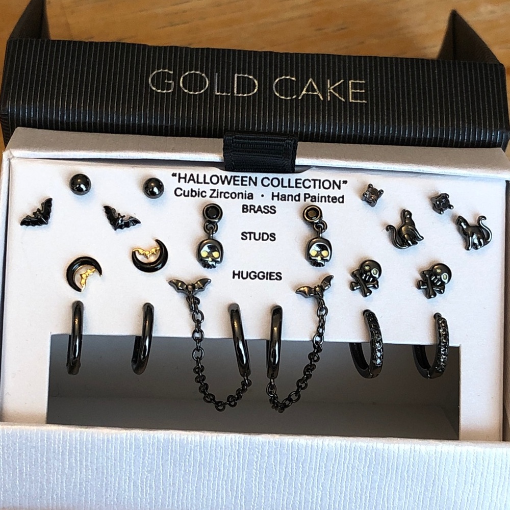 Gold Cake Halloween Collection Gunmetal Tone Huggie & Stud Earring Set NIB